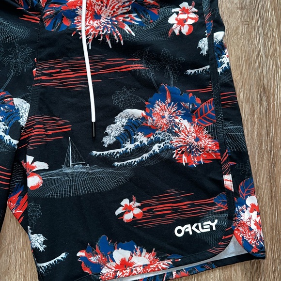 Oakley tropical bloom boardshorts - Picture 14 of 16